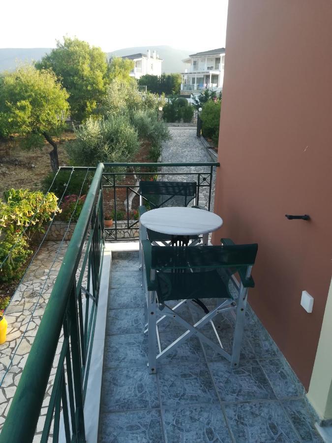 קרבומילוס Villa Eleftheria מראה חיצוני תמונה