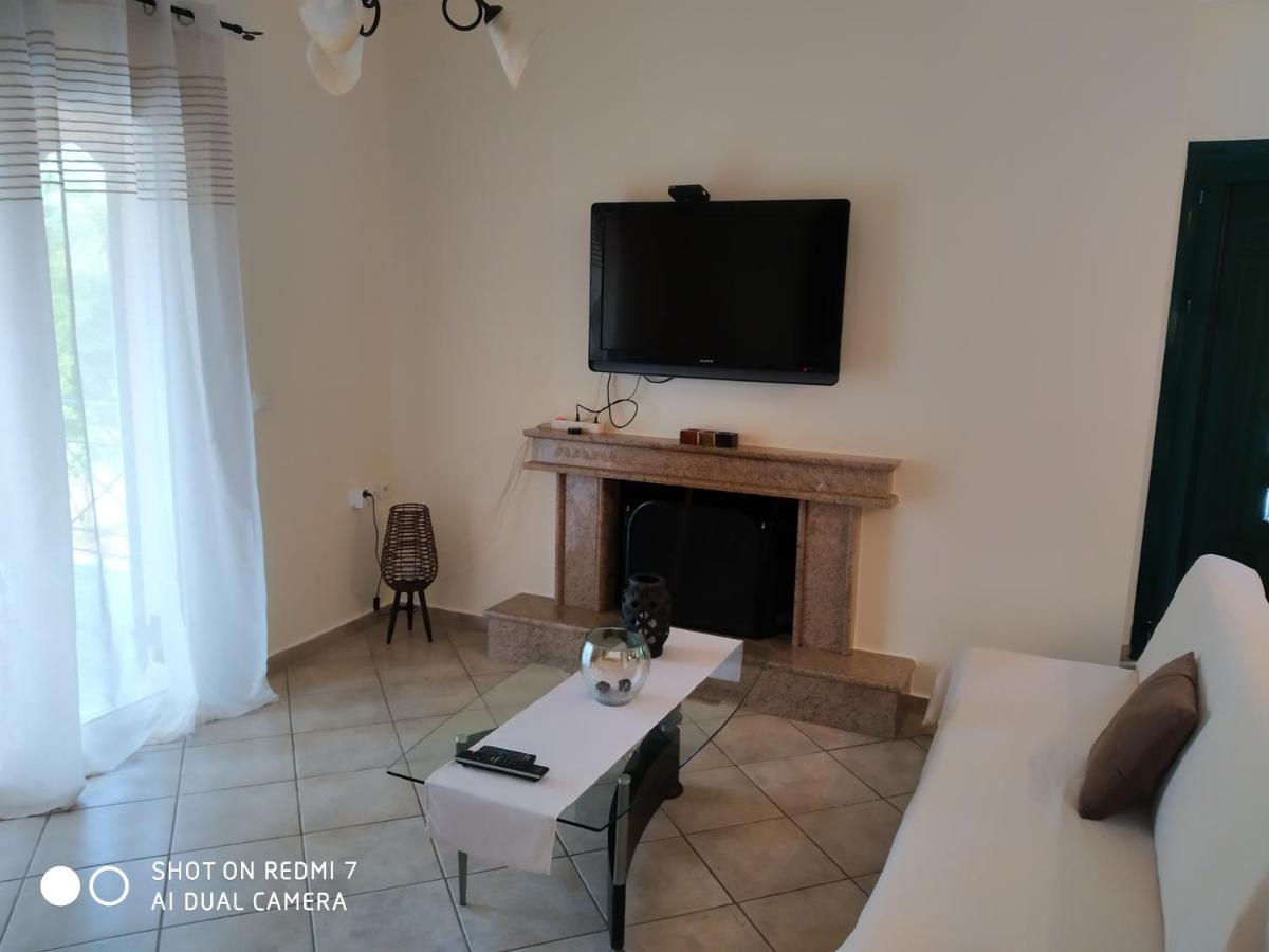קרבומילוס Villa Eleftheria מראה חיצוני תמונה