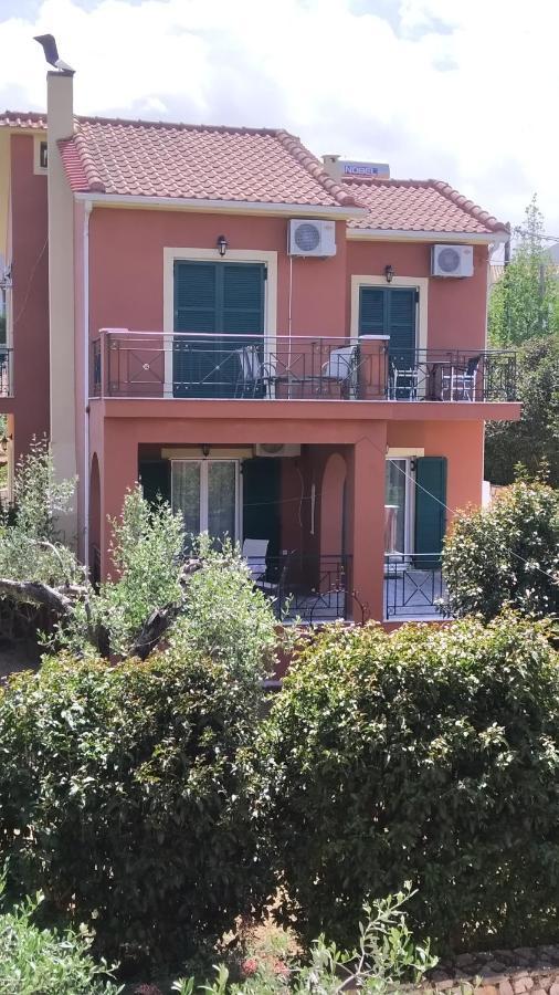 קרבומילוס Villa Eleftheria מראה חיצוני תמונה