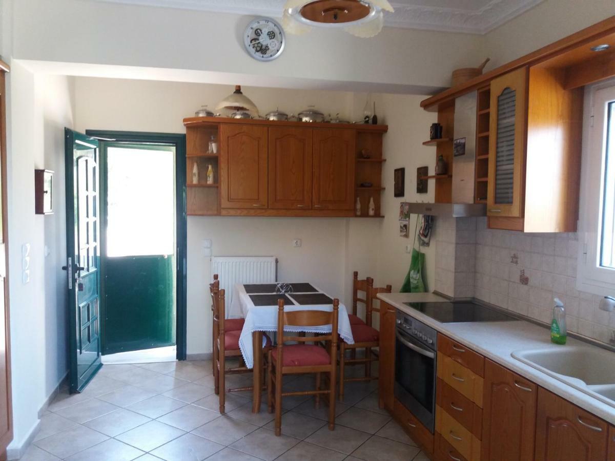 קרבומילוס Villa Eleftheria מראה חיצוני תמונה