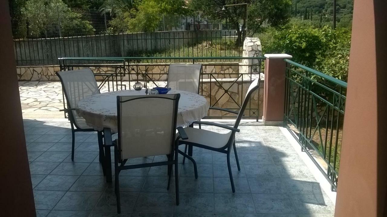 קרבומילוס Villa Eleftheria מראה חיצוני תמונה